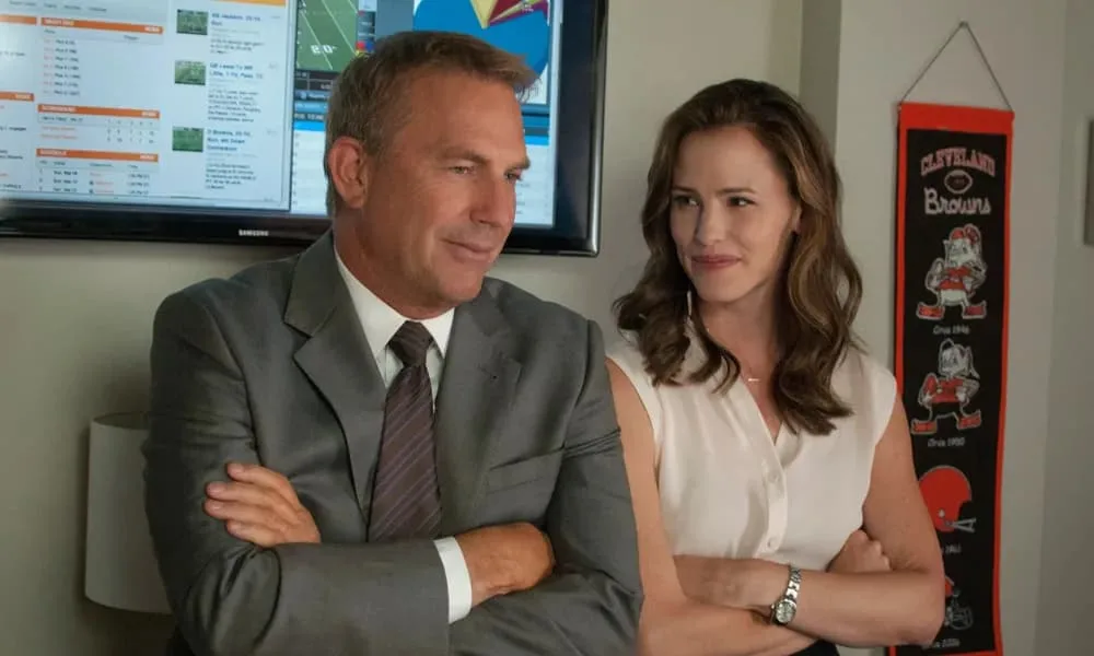 Kevin Costner and Jennifer Garner in Draft Day (2014).
