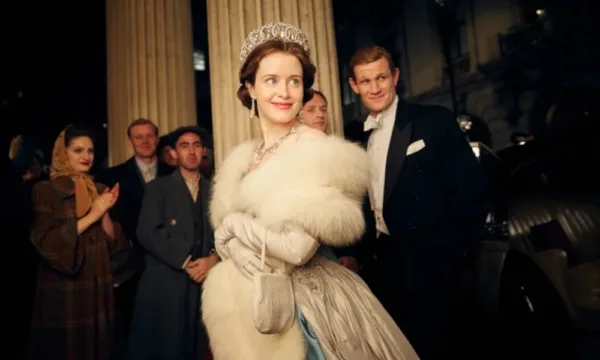 TheCrown1000x600 An actress portraying a young Queen Elizabeth II.